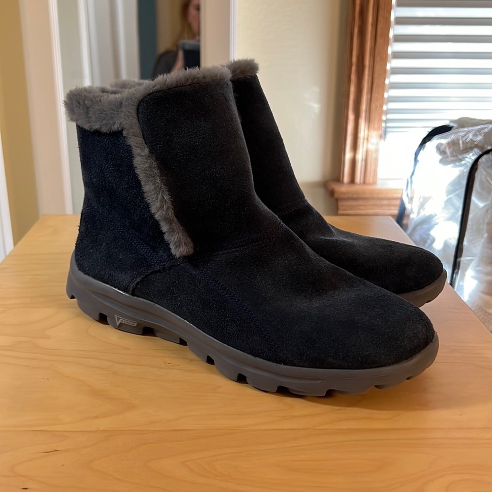 Skechers On-the-Go Chugga - Navy - Women’s Size 10 - EUC